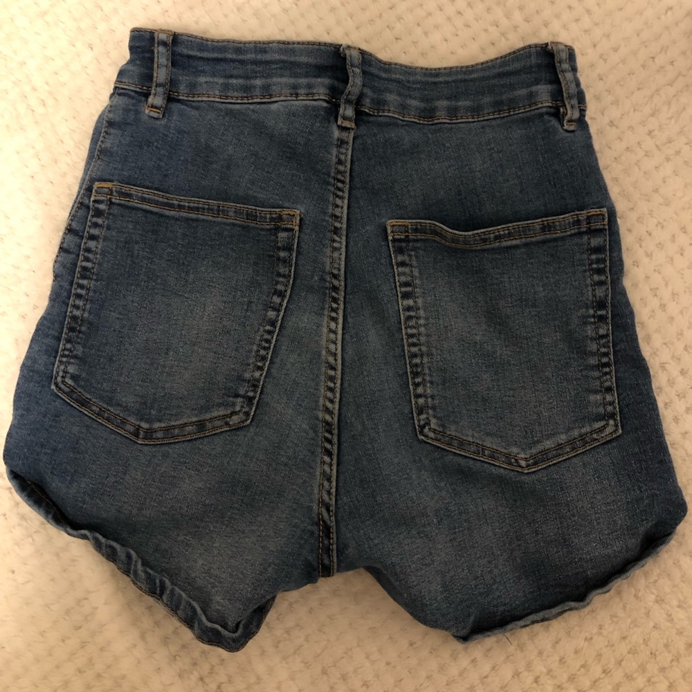 H&M High Rise Shorts - Picture 3 of 3